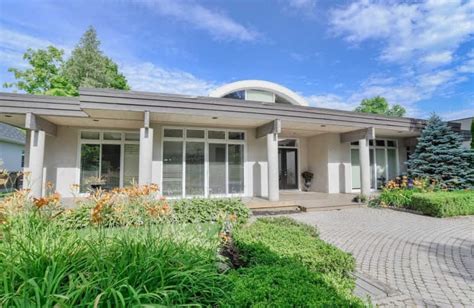 157 Creighton Street South, Orillia .
